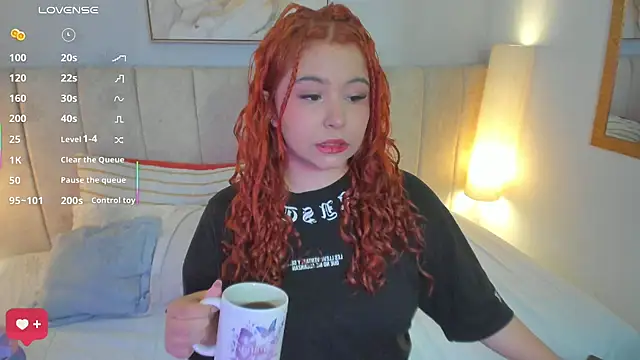 Snapshot of Atenea_cuteee chatting on 02/04/26, 02:06 Atenea cuteee online show from 02/04/26, 02:06