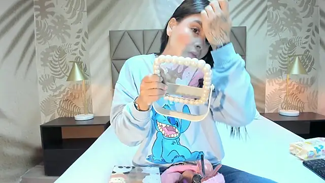 AnneDixie online show from 04/19/26, 03:07