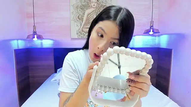 AnneDixie online show from 12/21/25, 03:08