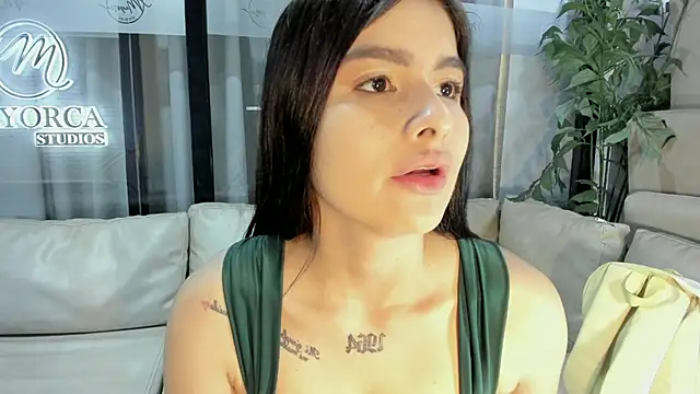 Snapshot of AnneDixie chatting on 02/16/26, 03:05 AnneDixie online show from 02/16/26, 03:05