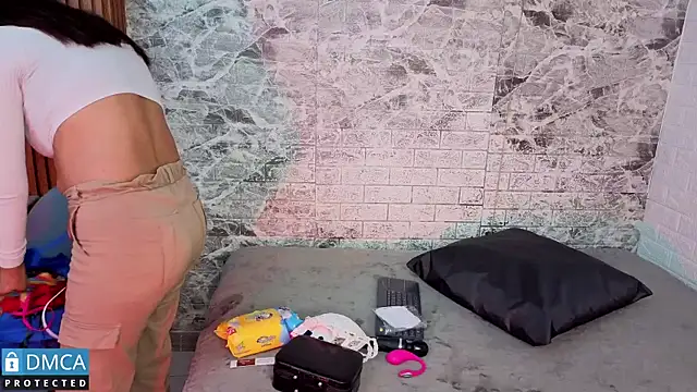 CarolRodriguez  online show from 11/25/25, 07:03