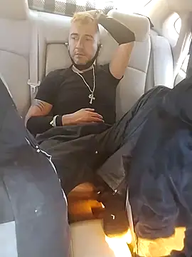 Snapshot of prettyboi6992 chatting on 03/20/25, 09:02 prettyboi6992 online show from 03/20/25, 09:02