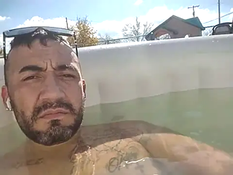 Snapshot of prettyboi6992 chatting on 11/25/25, 06:41 prettyboi6992 online show from 11/25/25, 06:41