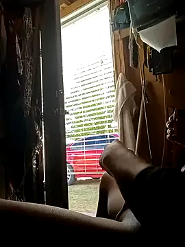 prettyboi6992 online show from 04/13/26, 04:11
