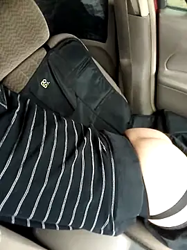 Snapshot of prettyboi6992 chatting on 03/19/25, 11:36 prettyboi6992 online show from 03/19/25, 11:36