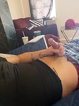 Snapshot of prettyboi6992 chatting on 02/11/26, 05:46 prettyboi6992 online show from 02/11/26, 05:46