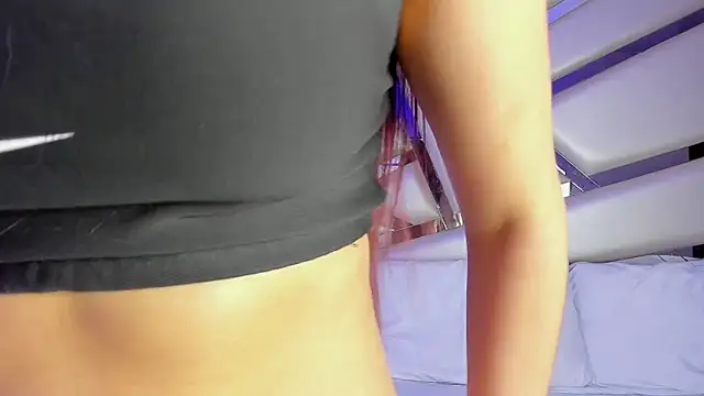 Snapshot of Miia002 chatting on 09/09/25, 03:16 Miia002 online show from 09/09/25, 03:16