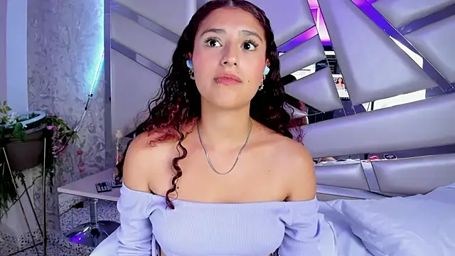 Snapshot of Miia002 chatting on 03/19/25, 02:05 Miia002 online show from 03/19/25, 02:05