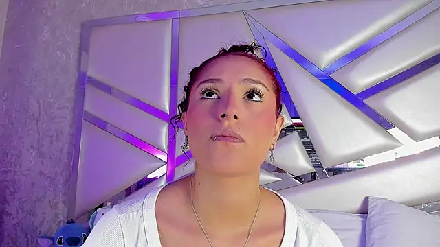 Snapshot of Miia002 chatting on 09/23/25, 03:13 Miia002 online show from 09/23/25, 03:13