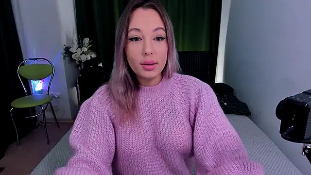 Snapshot of DanikaMorri chatting on 10/21/25, 06:35 DanikaMorri online show from 10/21/25, 06:35