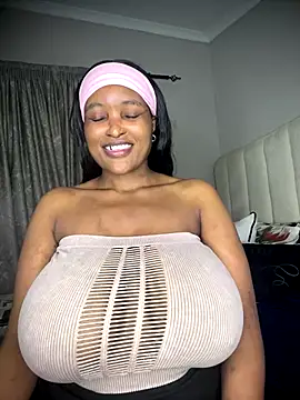 Bustygoddess32 online show from 11/04/25, 12:25