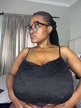 Snapshot of Bustygoddess32 chatting on 01/17/26, 06:06 Bustygoddess32 online show from 01/17/26, 06:06