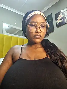 Snapshot of Bustygoddess32 chatting on 03/05/25, 03:29 Bustygoddess32 online show from 03/05/25, 03:29