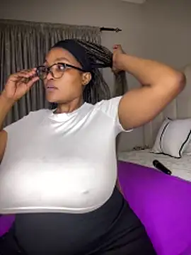 Bustygoddess32 online show from 05/21/26, 10:18