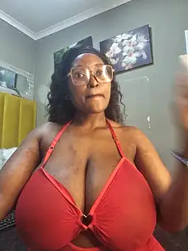 Snapshot of Bustygoddess32 chatting on 03/21/25, 11:23 Bustygoddess32 online show from 03/21/25, 11:23
