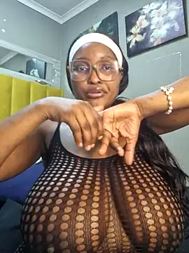 Snapshot of Bustygoddess32 chatting on 02/27/25, 12:57 Bustygoddess32 online show from 02/27/25, 12:57