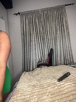 Bustygoddess32 online show from 04/17/26, 01:19