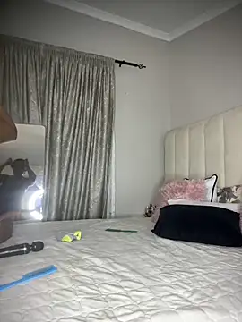 Snapshot of Bustygoddess32 chatting on 12/21/25, 10:21 Bustygoddess32 online show from 12/21/25, 10:21