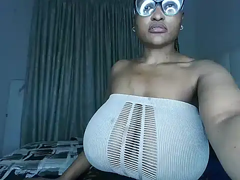 Snapshot of Bustygoddess32 chatting on 10/19/25, 01:52 Bustygoddess32 online show from 10/19/25, 01:52