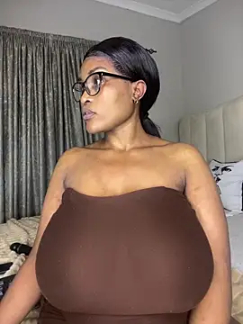 Snapshot of Bustygoddess32 chatting on 02/22/26, 09:27 Bustygoddess32 online show from 02/22/26, 09:27