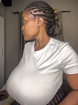 Bustygoddess32 online show from 04/29/26, 01:54