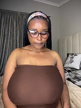 Bustygoddess32 online show from 04/20/26, 10:00