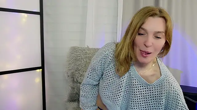 Snapshot of ms_natty chatting on 03/22/25, 11:42 ms natty online show from 03/22/25, 11:42