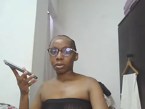 Sexxybella27 online show from 11/09/25, 07:40