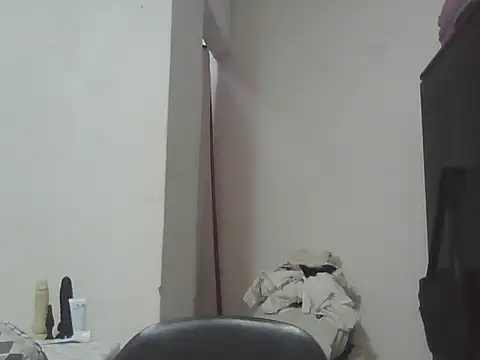 Sexxybella27 online show from 10/28/25, 06:07