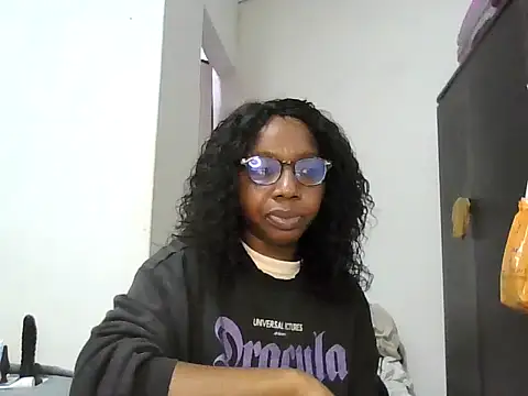 Sexxybella27 online show from 11/07/25, 04:44