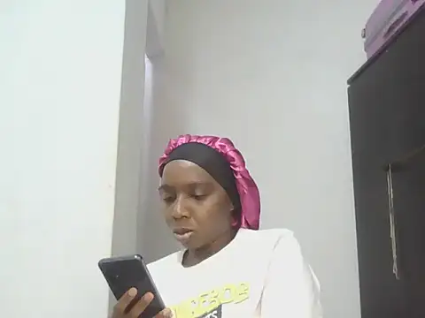 Sexxybella27 online show from 10/27/25, 05:58