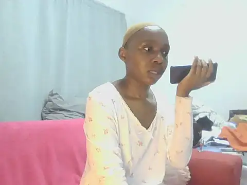 Snapshot of Sexxybella27 chatting on 04/05/26, 08:37 Sexxybella27 online show from 04/05/26, 08:37