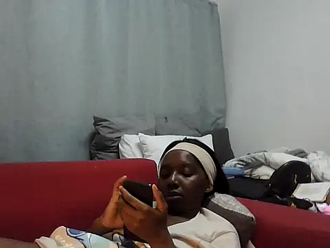 Snapshot of Sexxybella27 chatting on 04/03/26, 02:07 Sexxybella27 online show from 04/03/26, 02:07