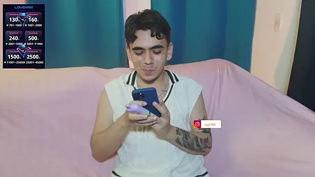 Snapshot of Jey_keler1 chatting on 07/05/26, 01:43 Jey keler1 online show from 07/05/26, 01:43