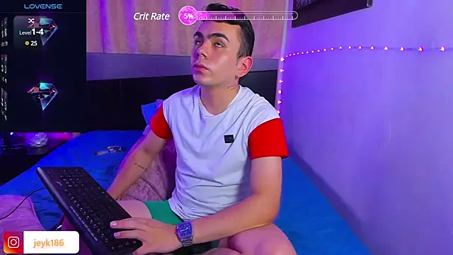 Snapshot of Jey_keler1 chatting on 03/10/25, 01:12 Jey keler1 online show from 03/10/25, 01:12