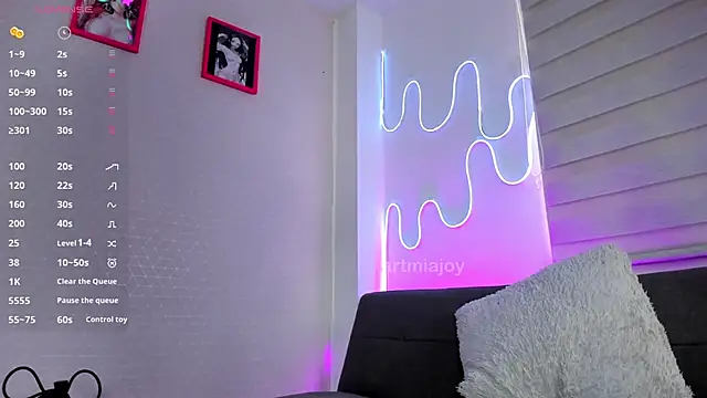 artmiaa online show from 01/15/26, 01:25