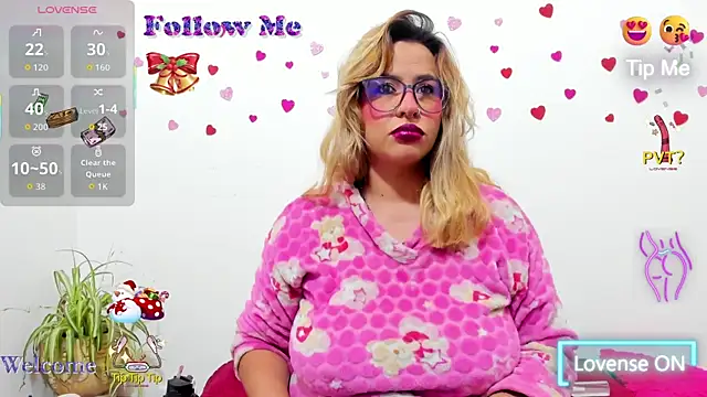 Snapshot of hazel_34 chatting on 11/25/25, 08:36 hazel 34 online show from 11/25/25, 08:36