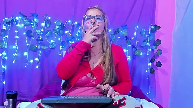 Snapshot of hazel_34 chatting on 03/15/25, 08:26 hazel 34 online show from 03/15/25, 08:26