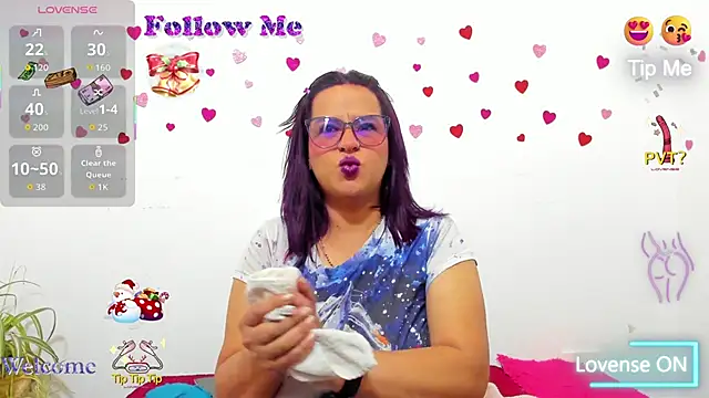 Snapshot of hazel_34 chatting on 11/27/25, 08:37 hazel 34 online show from 11/27/25, 08:37