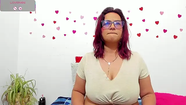 hazel 34 online show from 01/12/26, 08:54