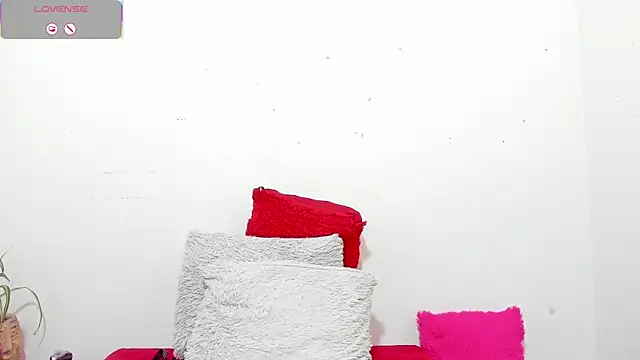 hazel 34 online show from 04/15/26, 08:53