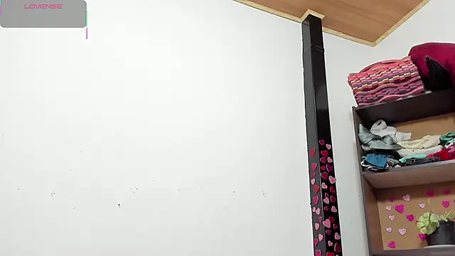 hazel 34 online show from 03/01/26, 08:58