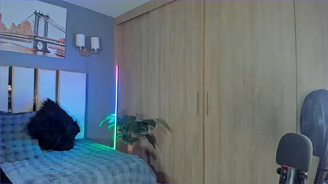 Bambi gurl online show from 11/25/25, 12:22