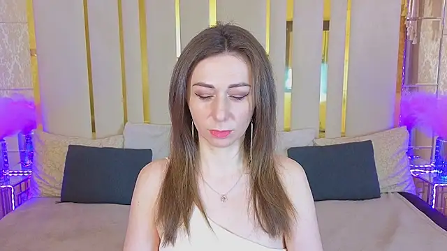 Snapshot of KimmmLi chatting on 11/08/25, 07:23 KimmmLi online show from 11/08/25, 07:23