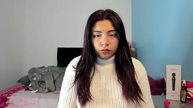 Snapshot of Charlotte_cutee18 chatting on 06/01/26, 11:21 Charlotte cutee18 online show from 06/01/26, 11:21