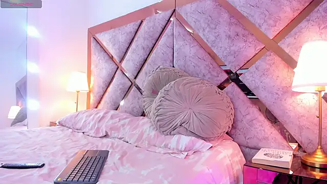 Jennalove  online show from 04/08/26, 10:00