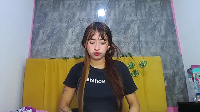 angelicatorrecm101 online show from 03/22/25, 09:42