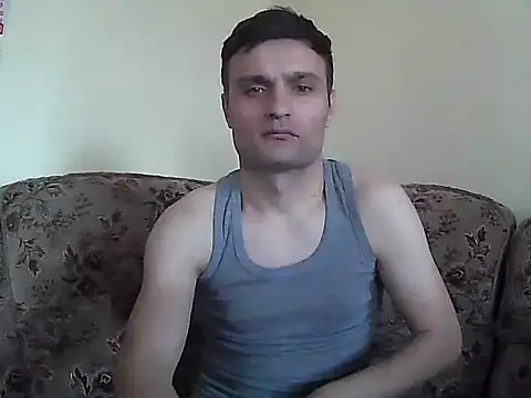 Snapshot of suarez1235 chatting on 04/05/26, 10:44 suarez1235 online show from 04/05/26, 10:44