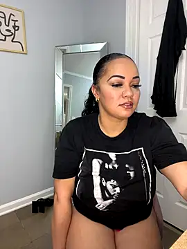 Snapshot of DestineeJayde chatting on 09/16/25, 04:35 DestineeJayde online show from 09/16/25, 04:35