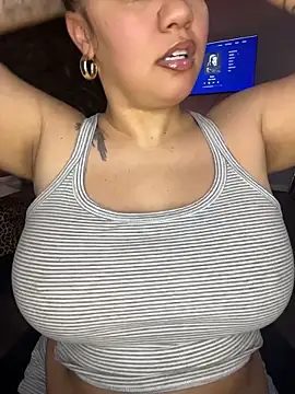 Snapshot of DestineeJayde chatting on 04/13/26, 07:18 DestineeJayde online show from 04/13/26, 07:18